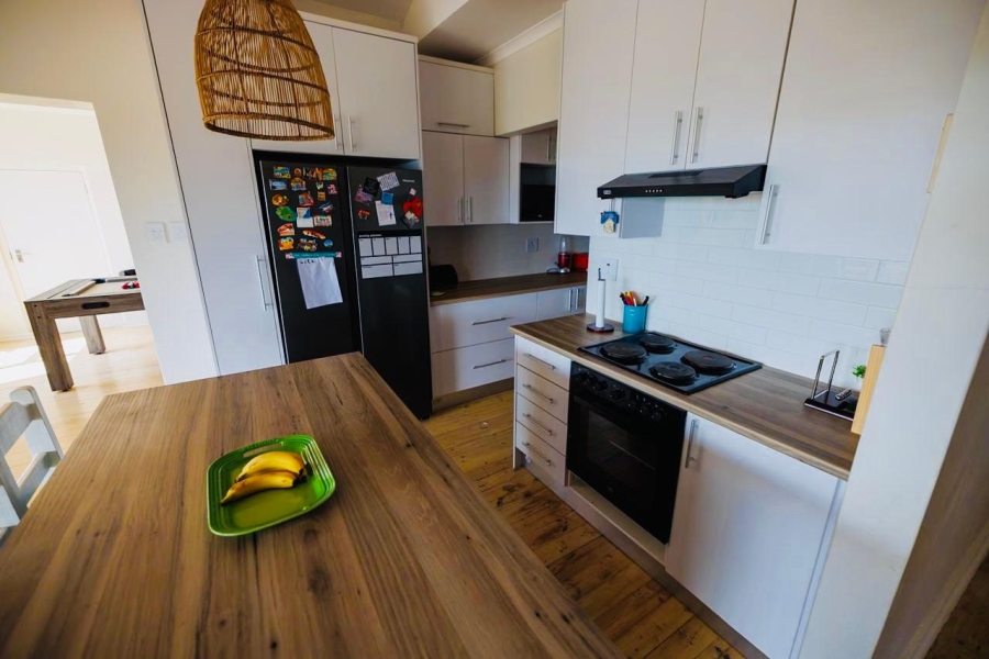 5 Bedroom Property for Sale in Wavecrest Eastern Cape